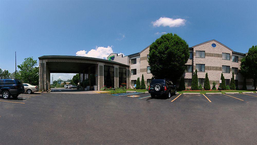 Candlewood Suites Grand Rapids Airport By Ihg Cascade Exteriör bild