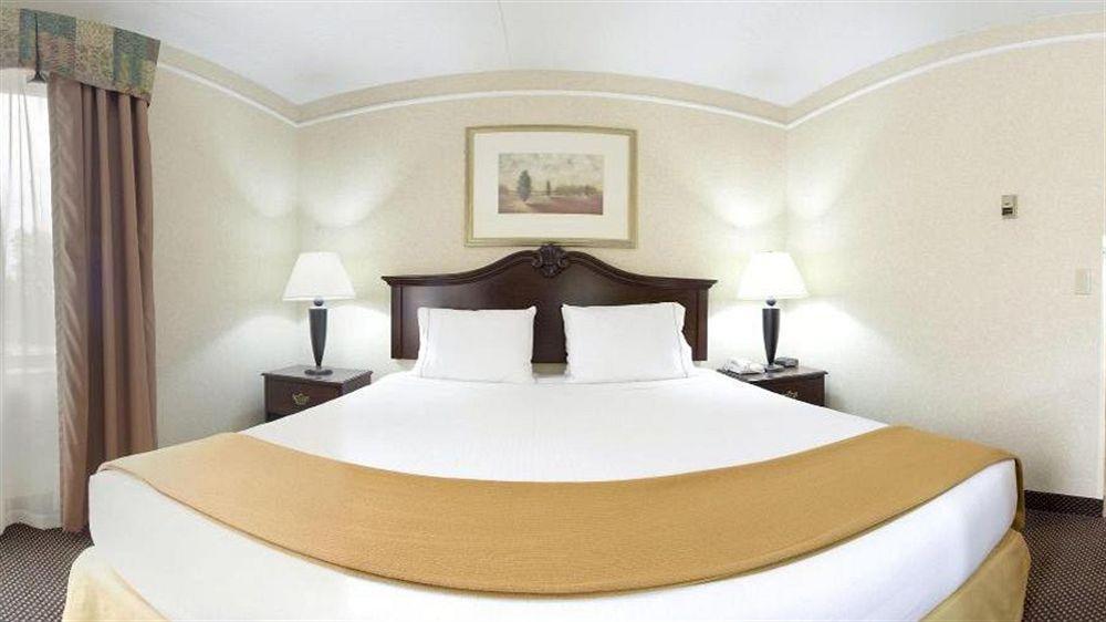 Candlewood Suites Grand Rapids Airport By Ihg Cascade Exteriör bild