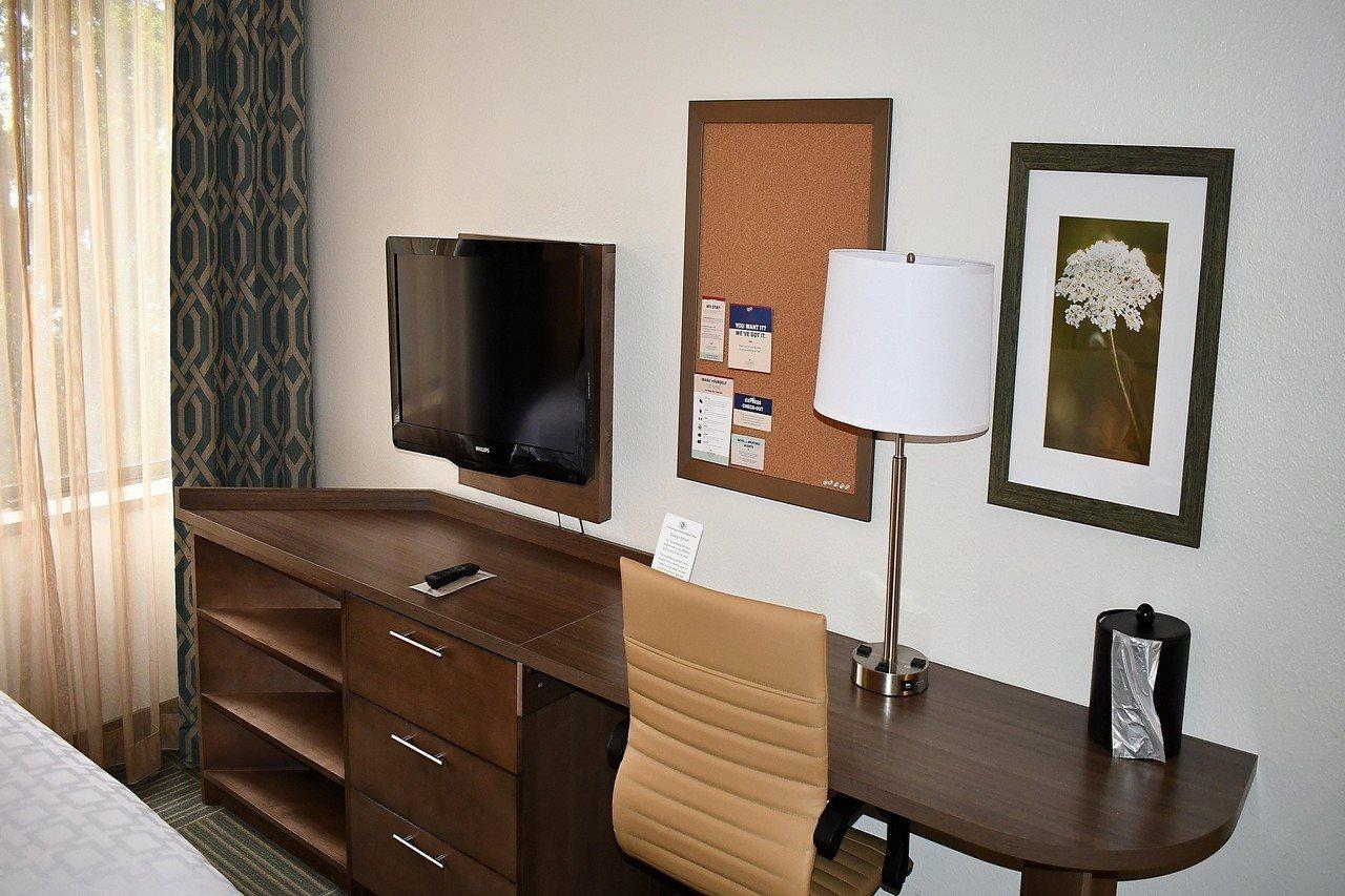 Candlewood Suites Grand Rapids Airport By Ihg Cascade Exteriör bild