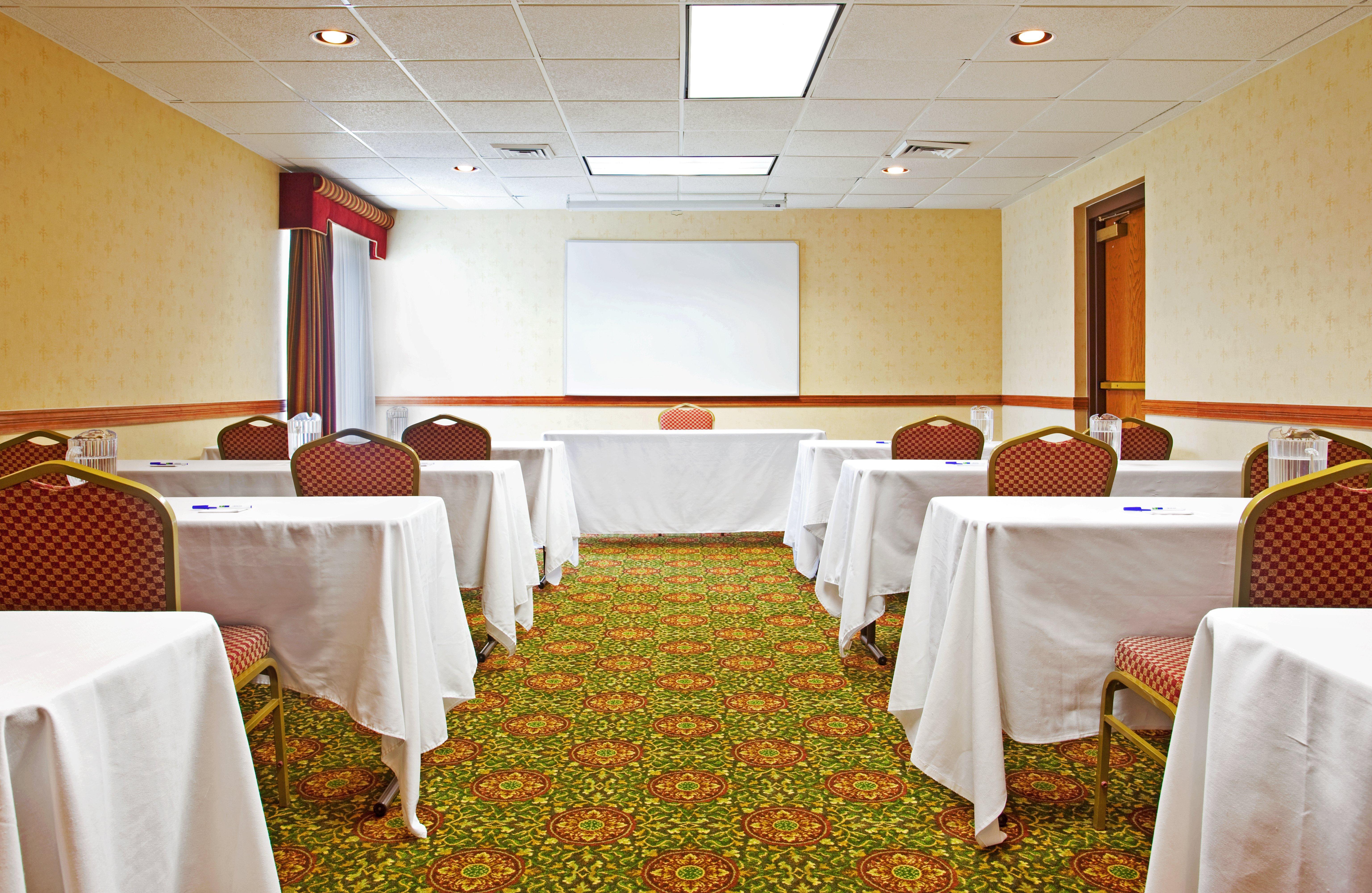 Candlewood Suites Grand Rapids Airport By Ihg Cascade Exteriör bild