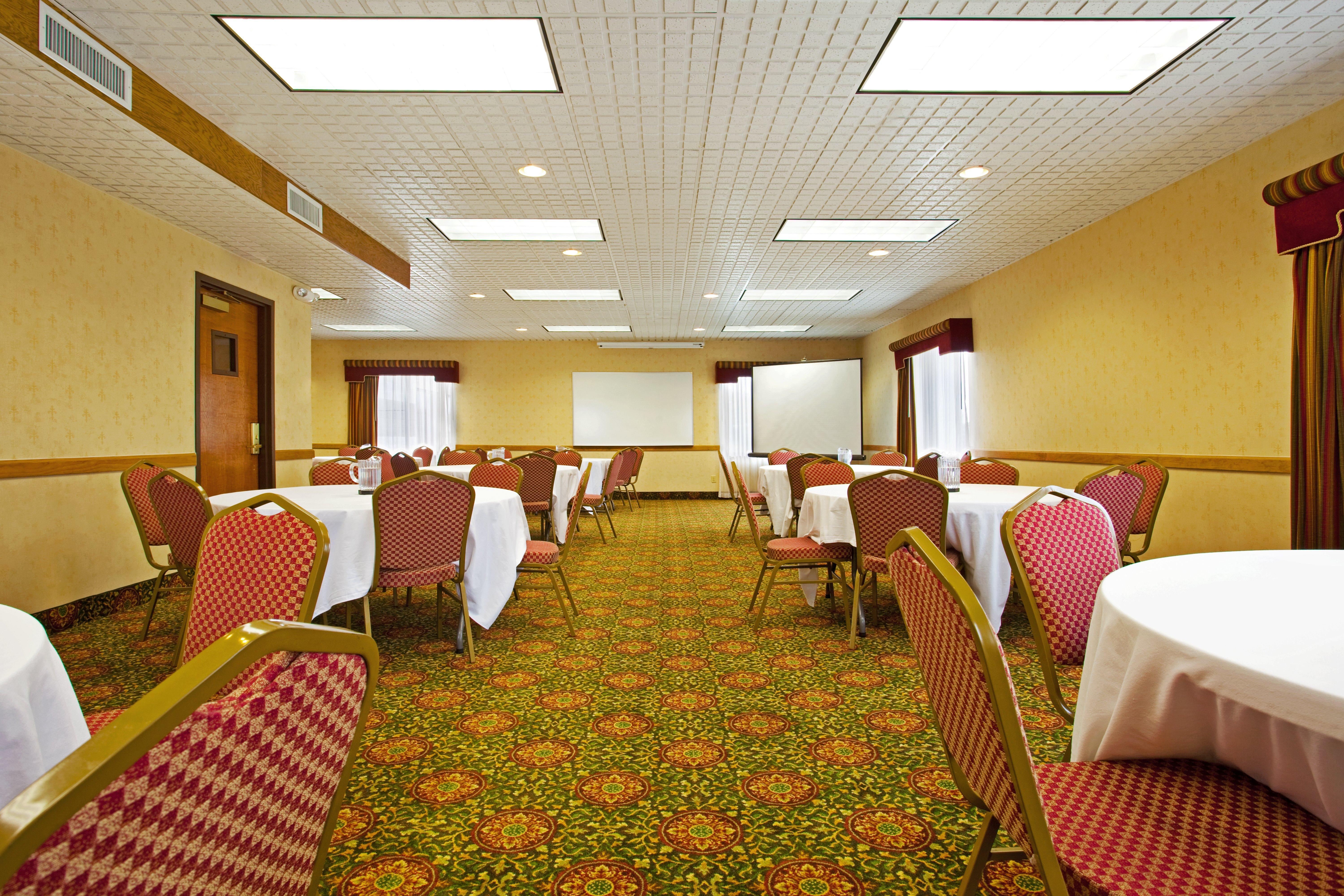 Candlewood Suites Grand Rapids Airport By Ihg Cascade Exteriör bild