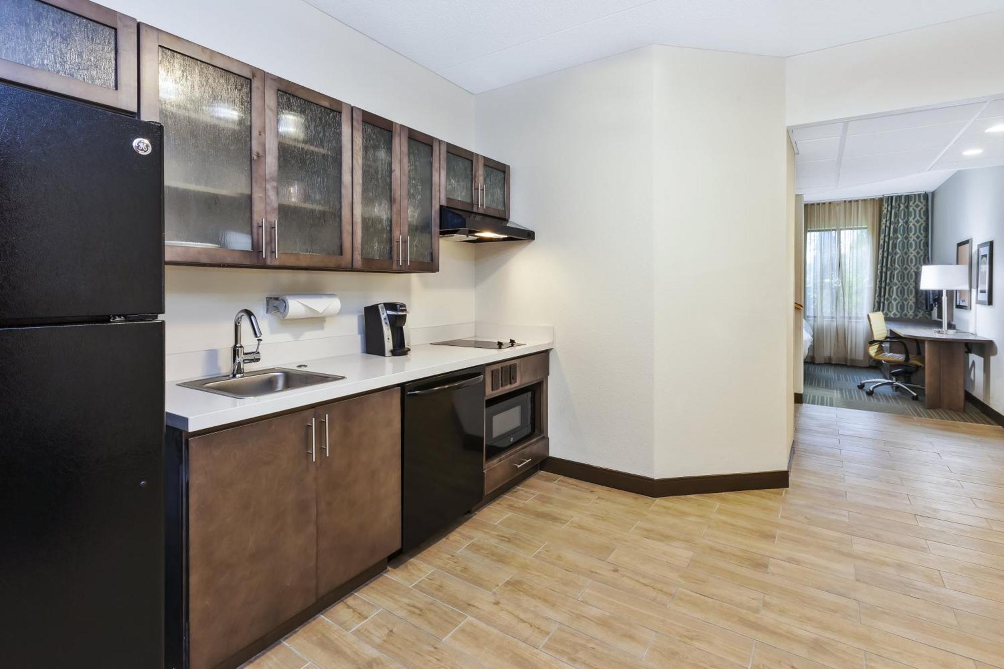 Candlewood Suites Grand Rapids Airport By Ihg Cascade Exteriör bild