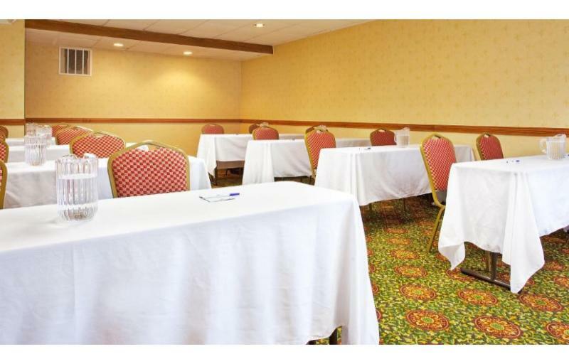 Candlewood Suites Grand Rapids Airport By Ihg Cascade Exteriör bild