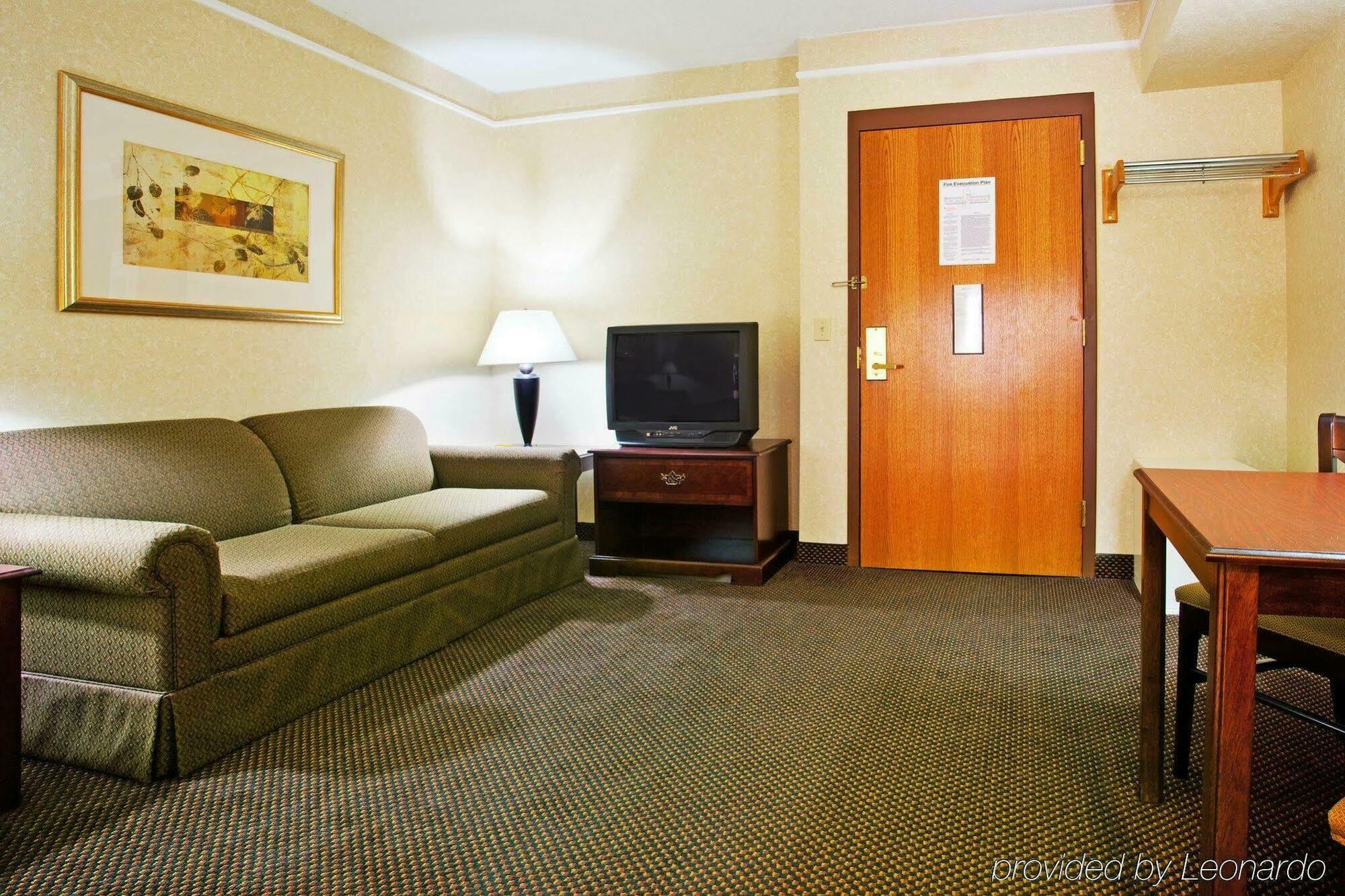 Candlewood Suites Grand Rapids Airport By Ihg Cascade Exteriör bild