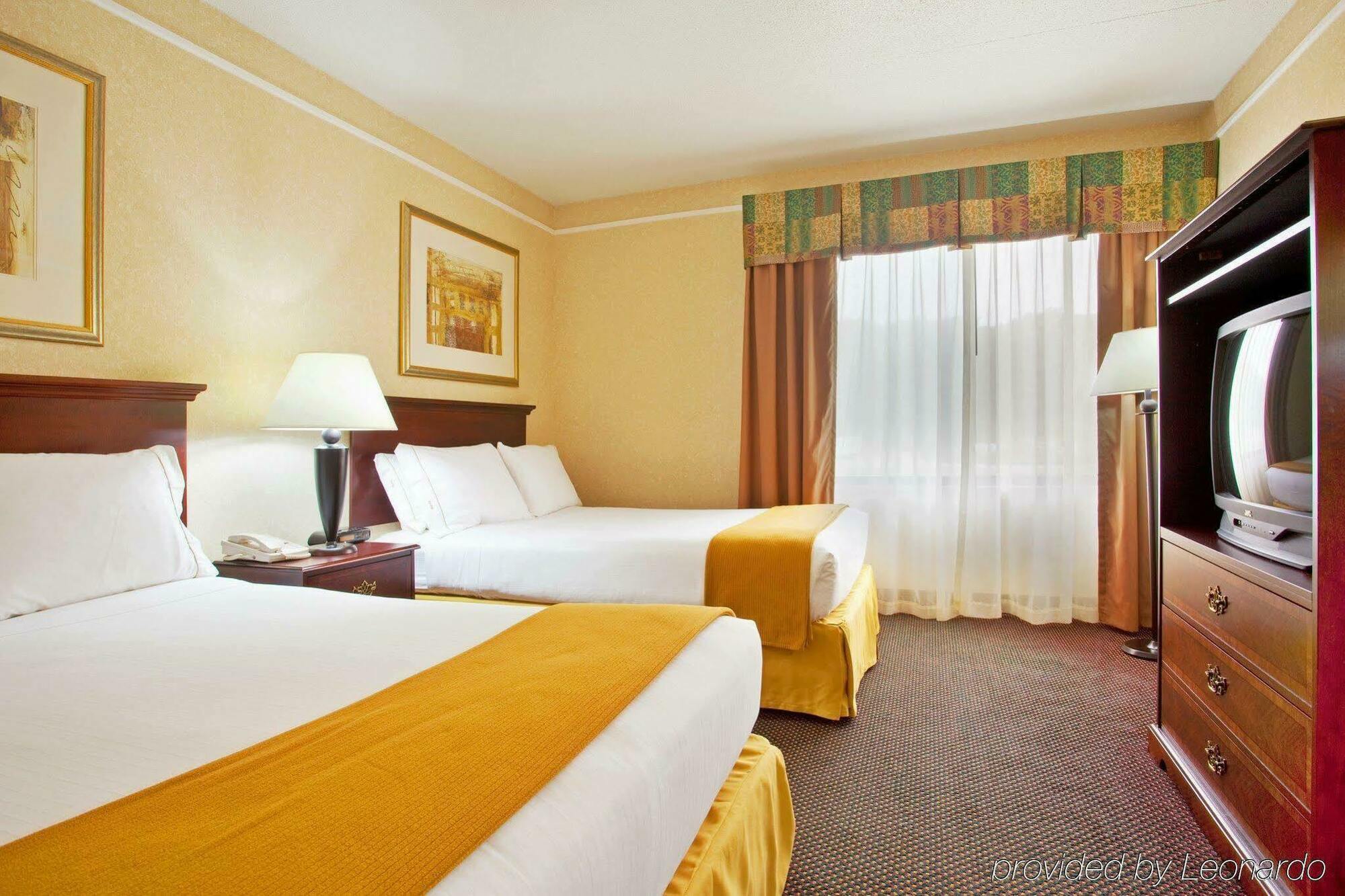 Candlewood Suites Grand Rapids Airport By Ihg Cascade Exteriör bild